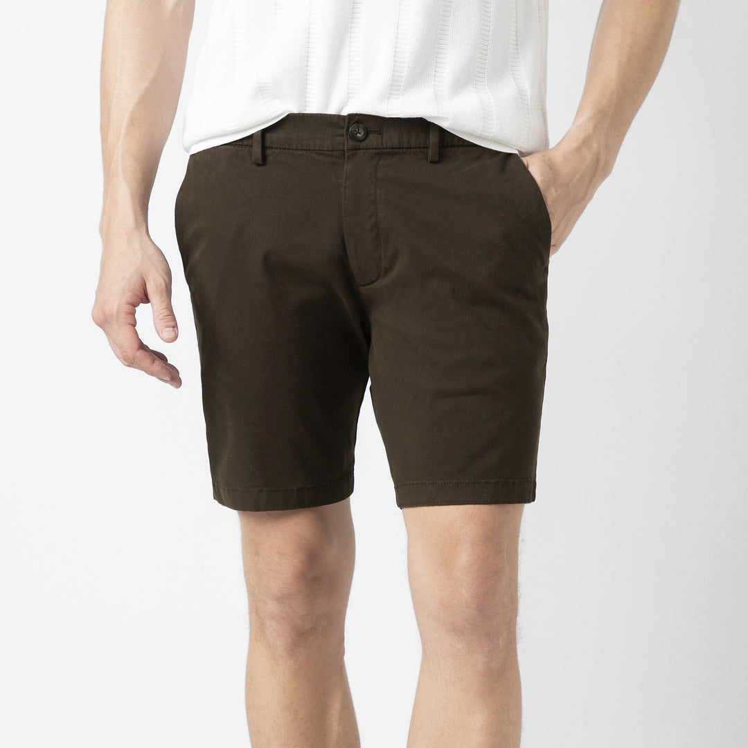 Stretch Chino Short 7" in Cocoa front on model