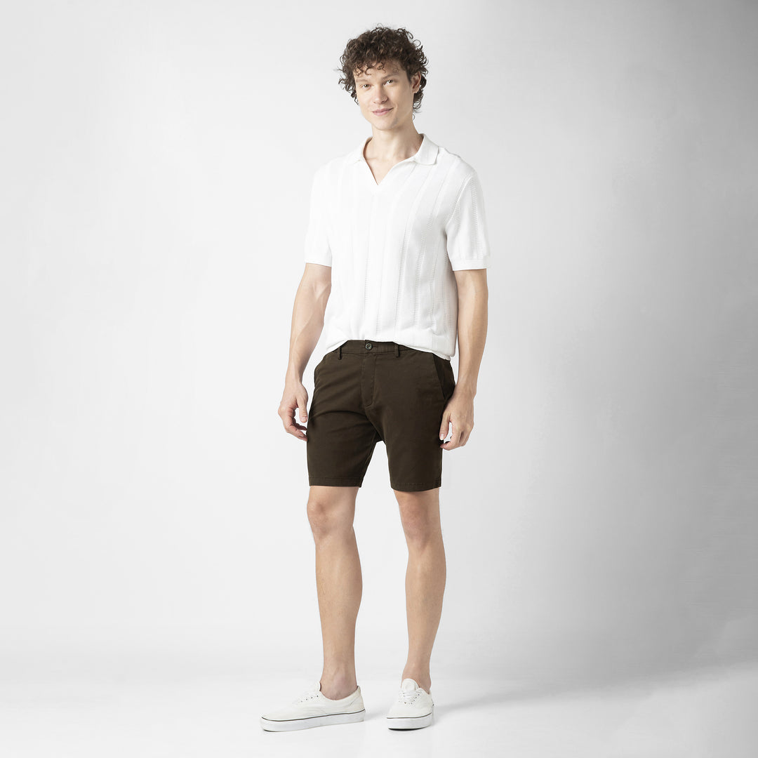 Stretch Chino Short 7" in Cocoa full body side on model