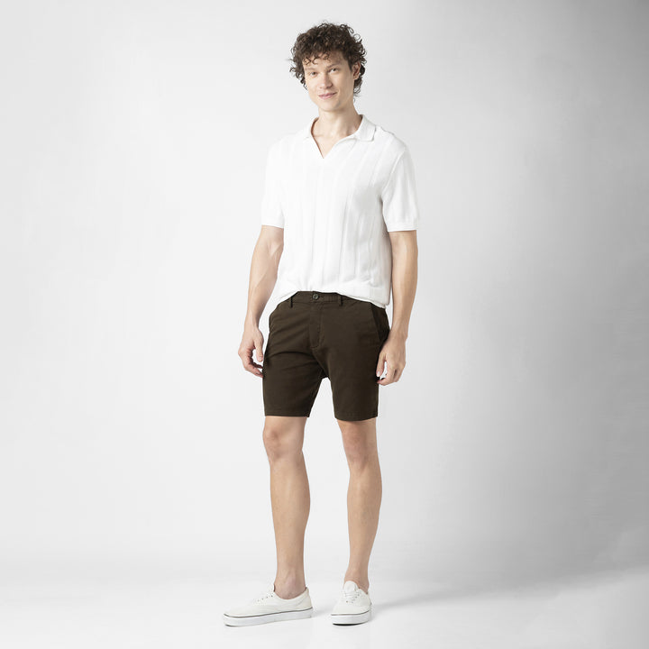 Stretch Chino Short 7" in Cocoa full body side on model