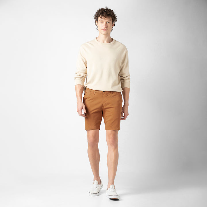 Stretch Chino Short 7" Dark Clay full body on model