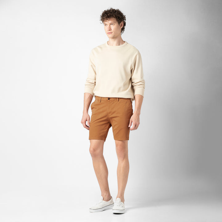 Stretch Chino Short 7" Dark Clay full body side on model