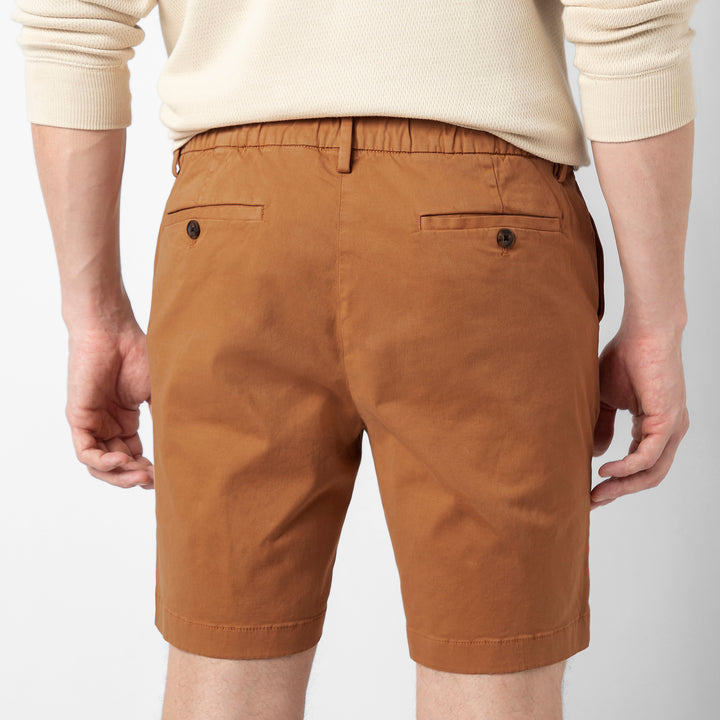 Stretch Chino Short 7" Dark Clay close up back on model