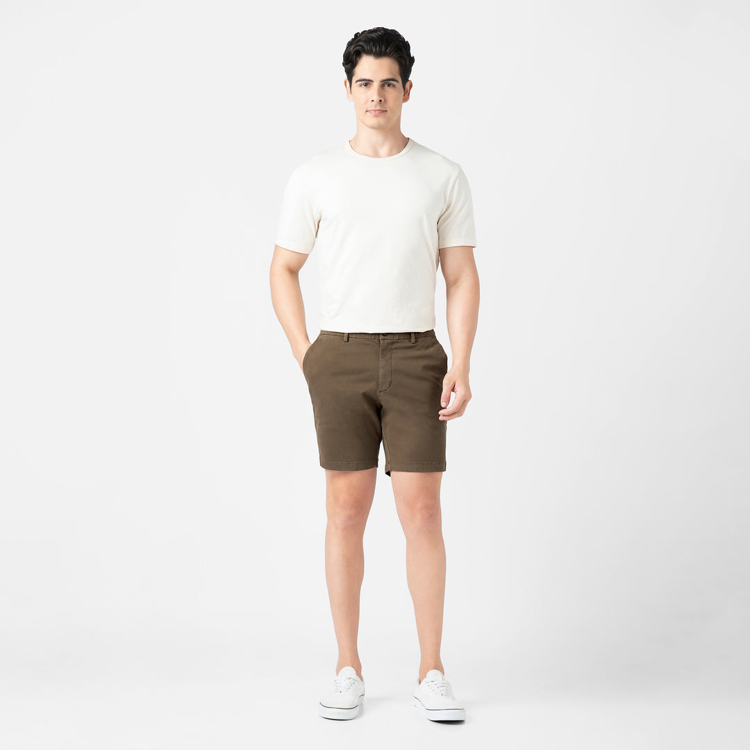 Stretch Chino Short 7" Desert full body on model