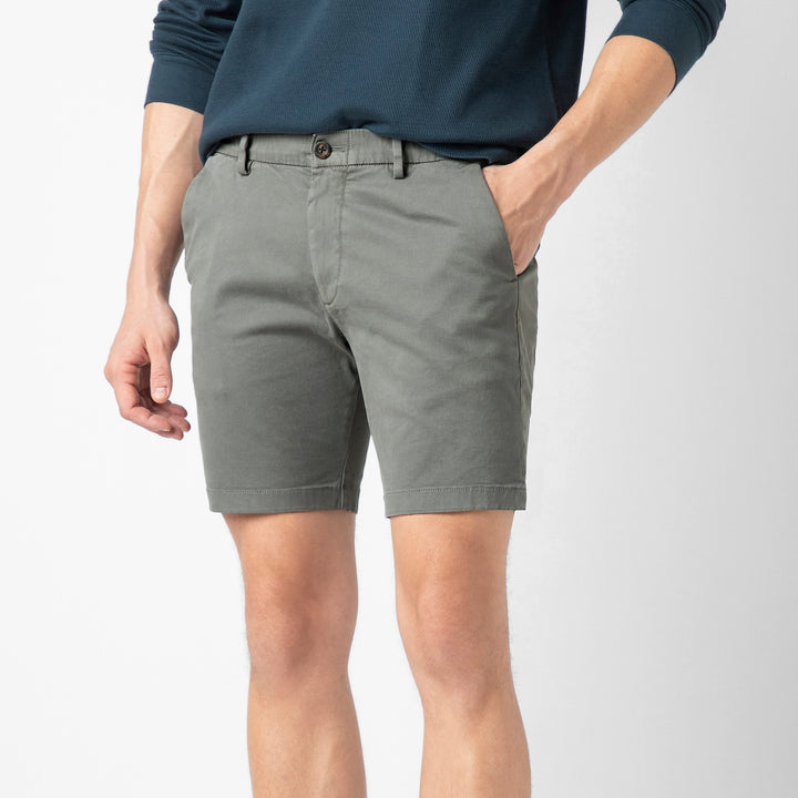 Stretch Chino Short 7" Grey side on model