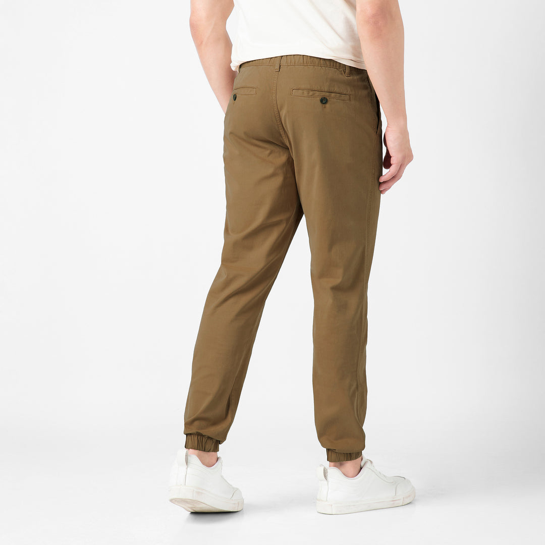 Stretch Jogger Camel back on model