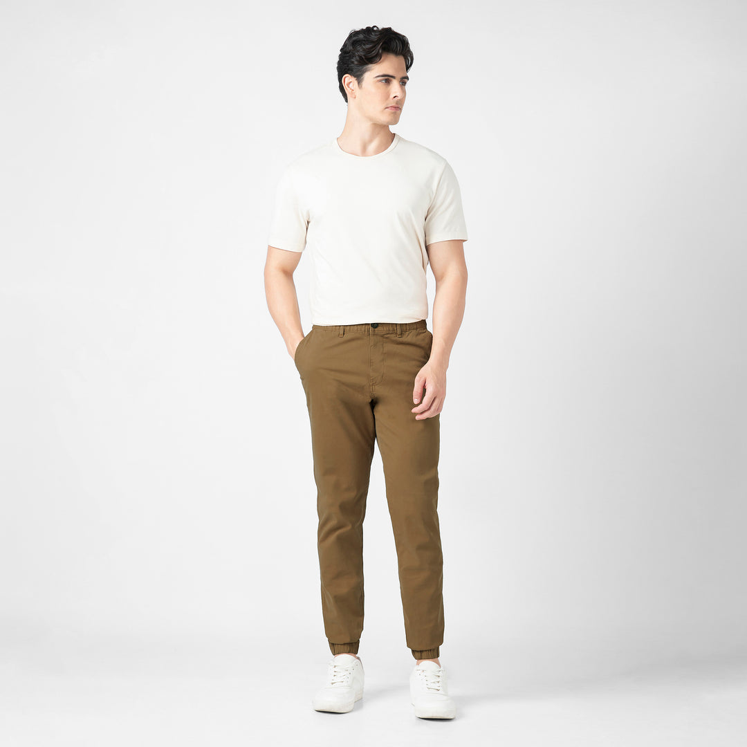 Stretch Jogger Camel full body on model