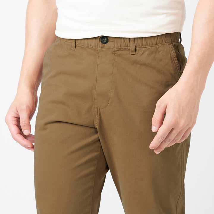 Stretch Jogger Camel close up front on model