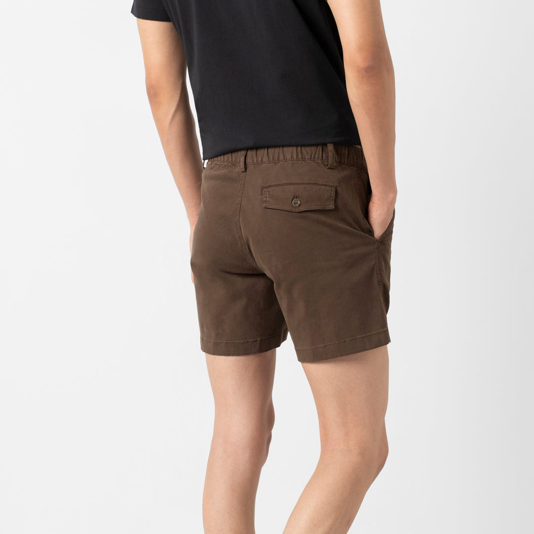 Stretch Short 5 Cocoa back on model
