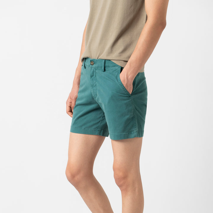 Stretch Short 5 Dark Teal side on model