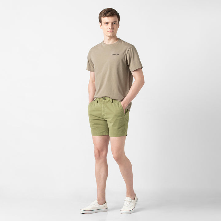 Stretch Short 5 Olive full body on model