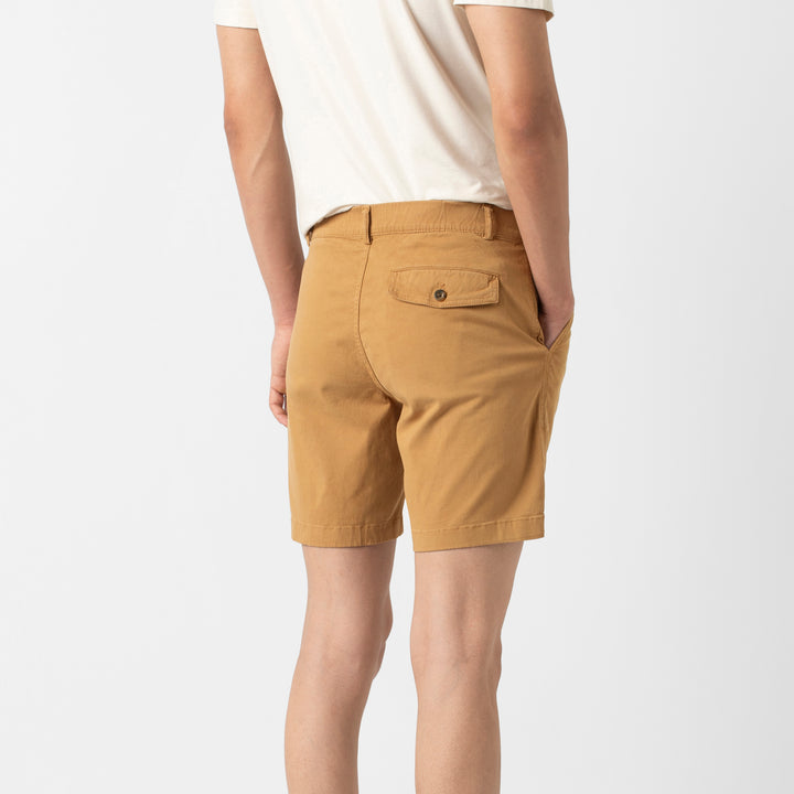 Stretch Short 7 Camel back on model
