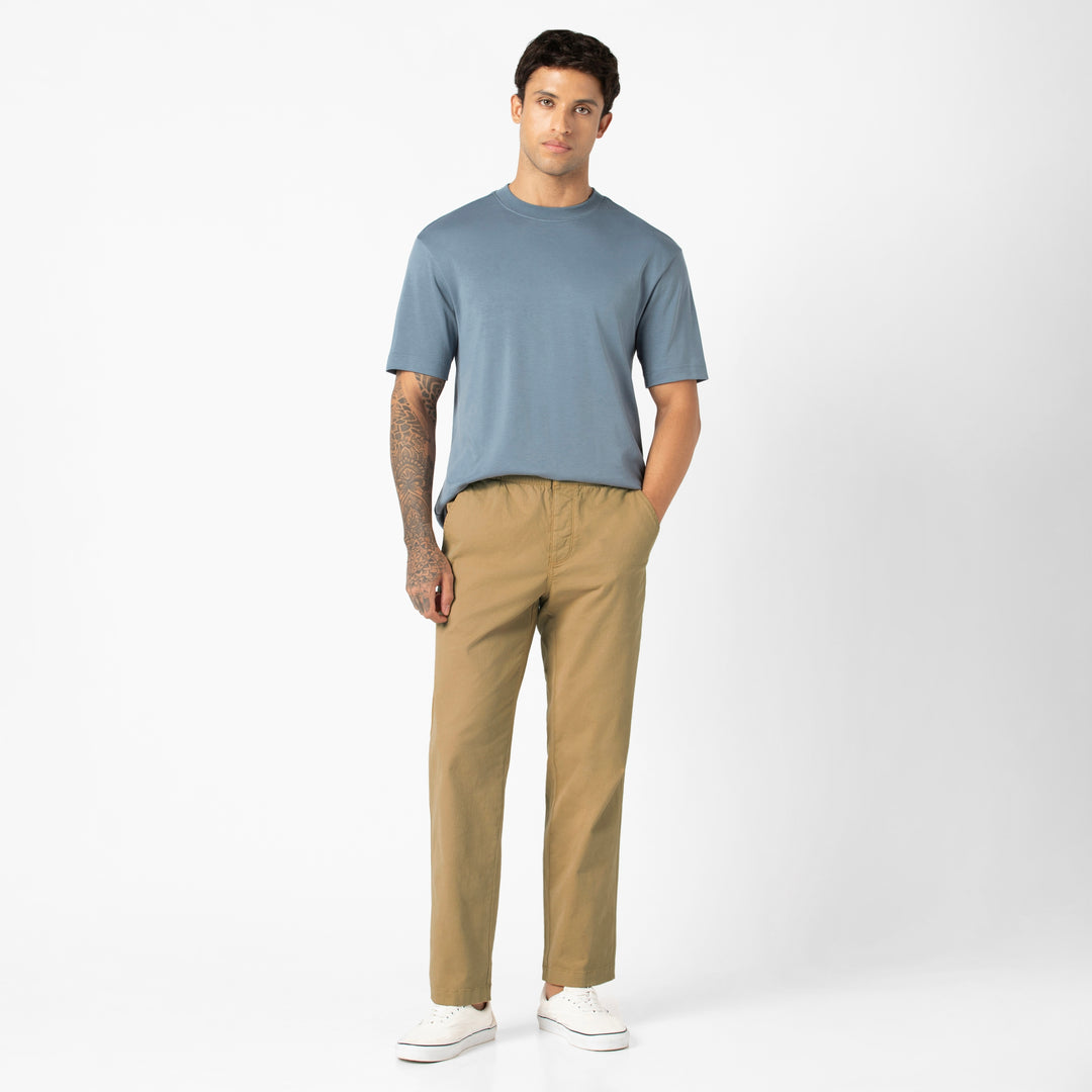 Stretch Utility Pant Natural full body on model