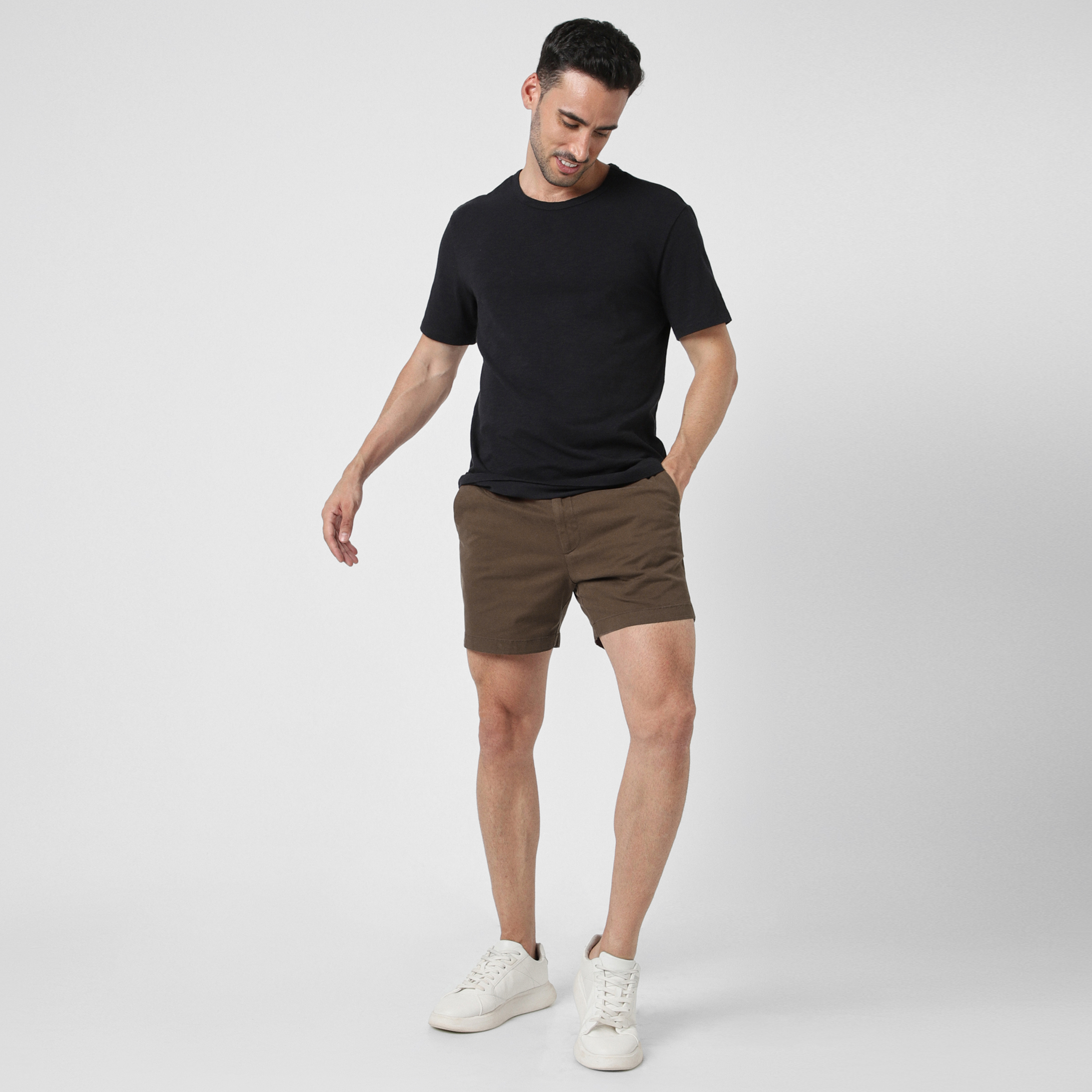 Stretch Chino Short 5.5" in Cocoa full body on model