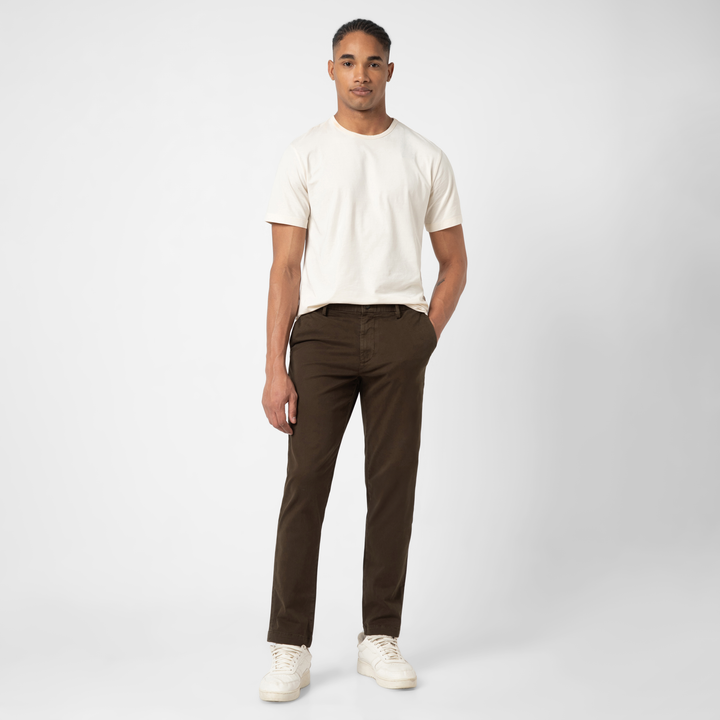 Stretch Chino Pant Cocoa full body on model