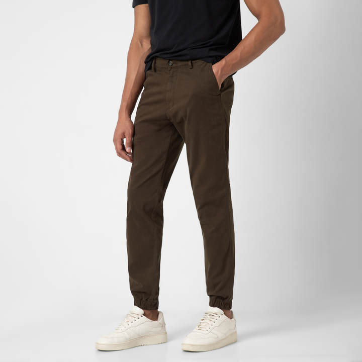 Stretch Jogger Cocoa side on model