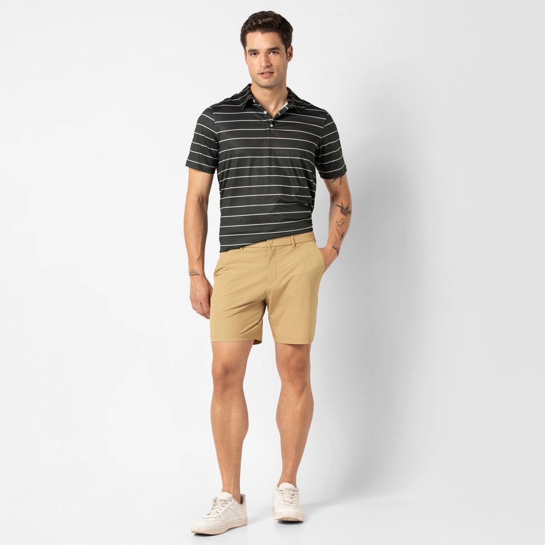 Tour Short 7 Natural full body on model