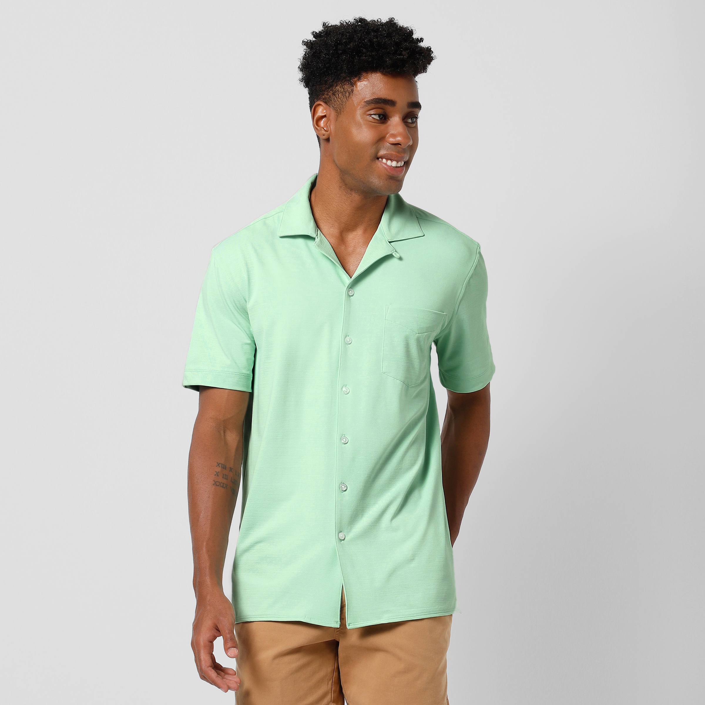 Villa Camp Collar Shirt Sea Green front on model