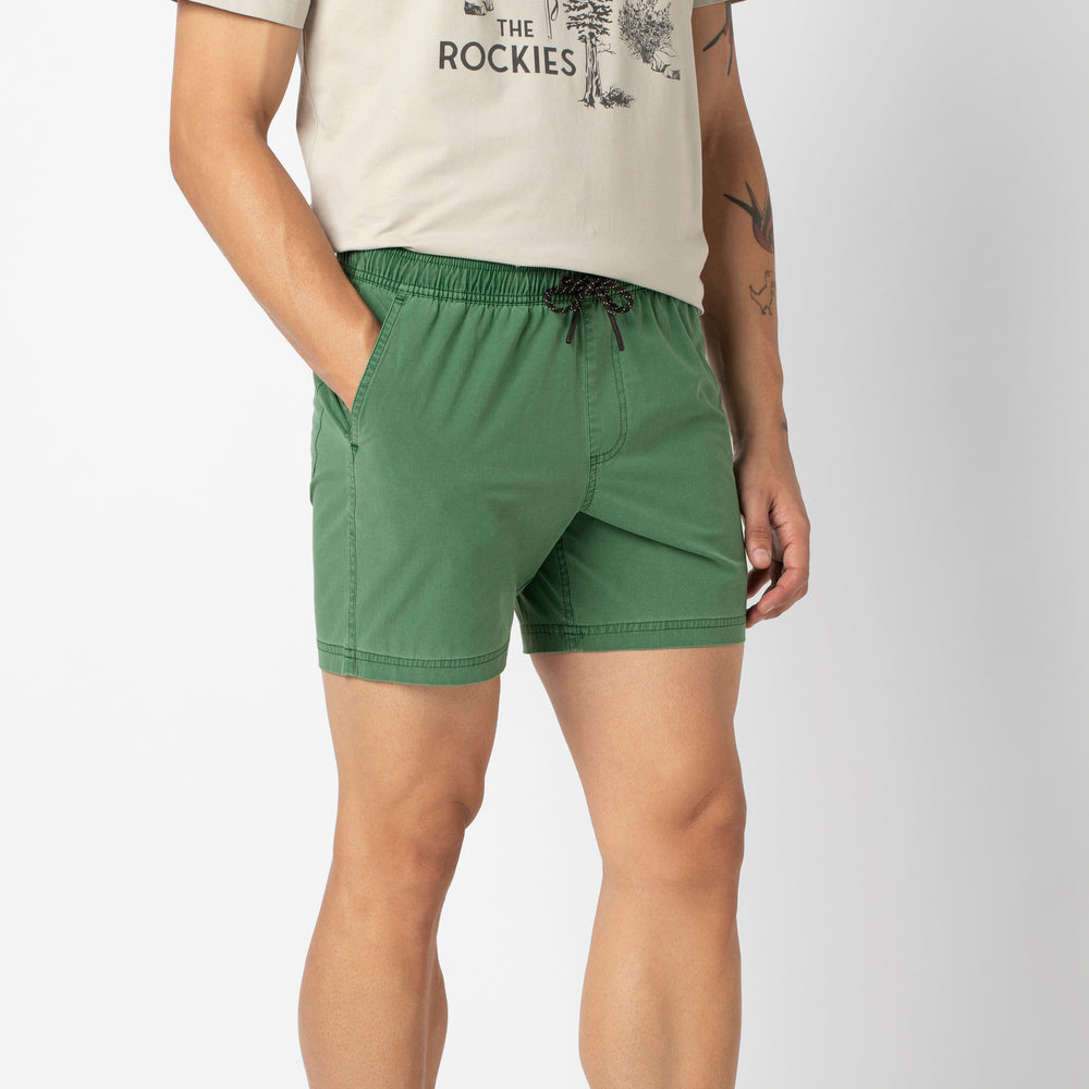 Volley Short 5 Duck Green side on model