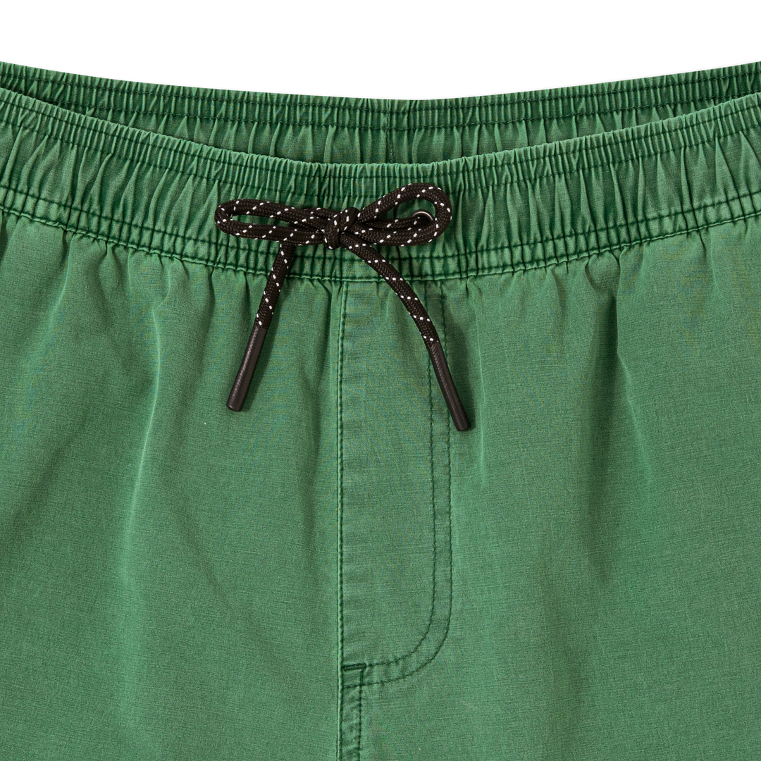 Volley Short 5 Duck Green close up on model