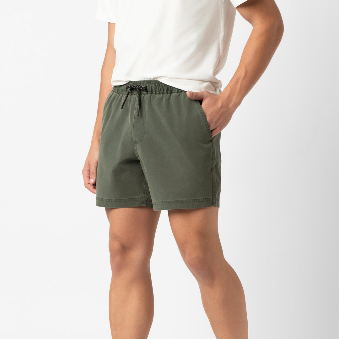 Volley Short 5 Green side on model