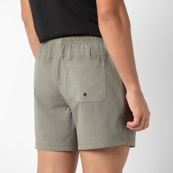 Volley Short 5 Grey back on  model