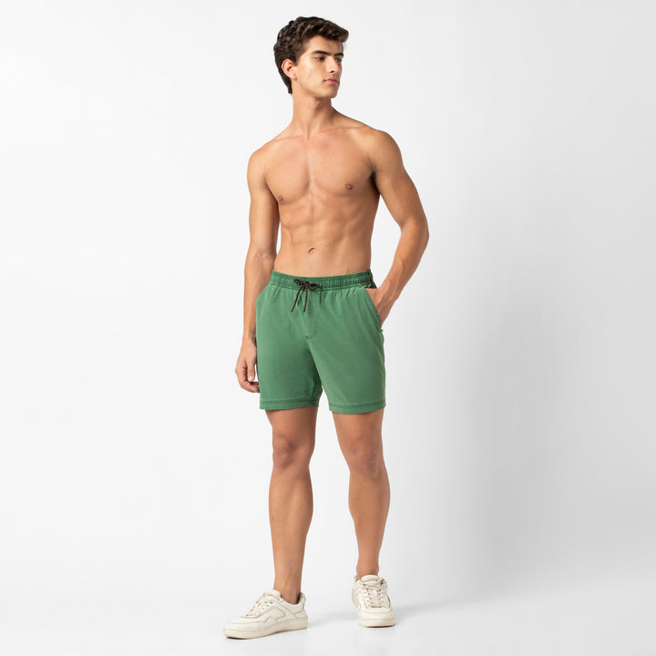 Volley Short 7 Duck Green full body on model