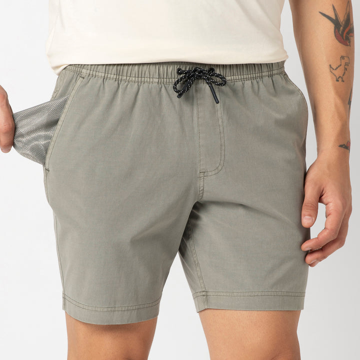 Volley Short 7 Grey close up on model