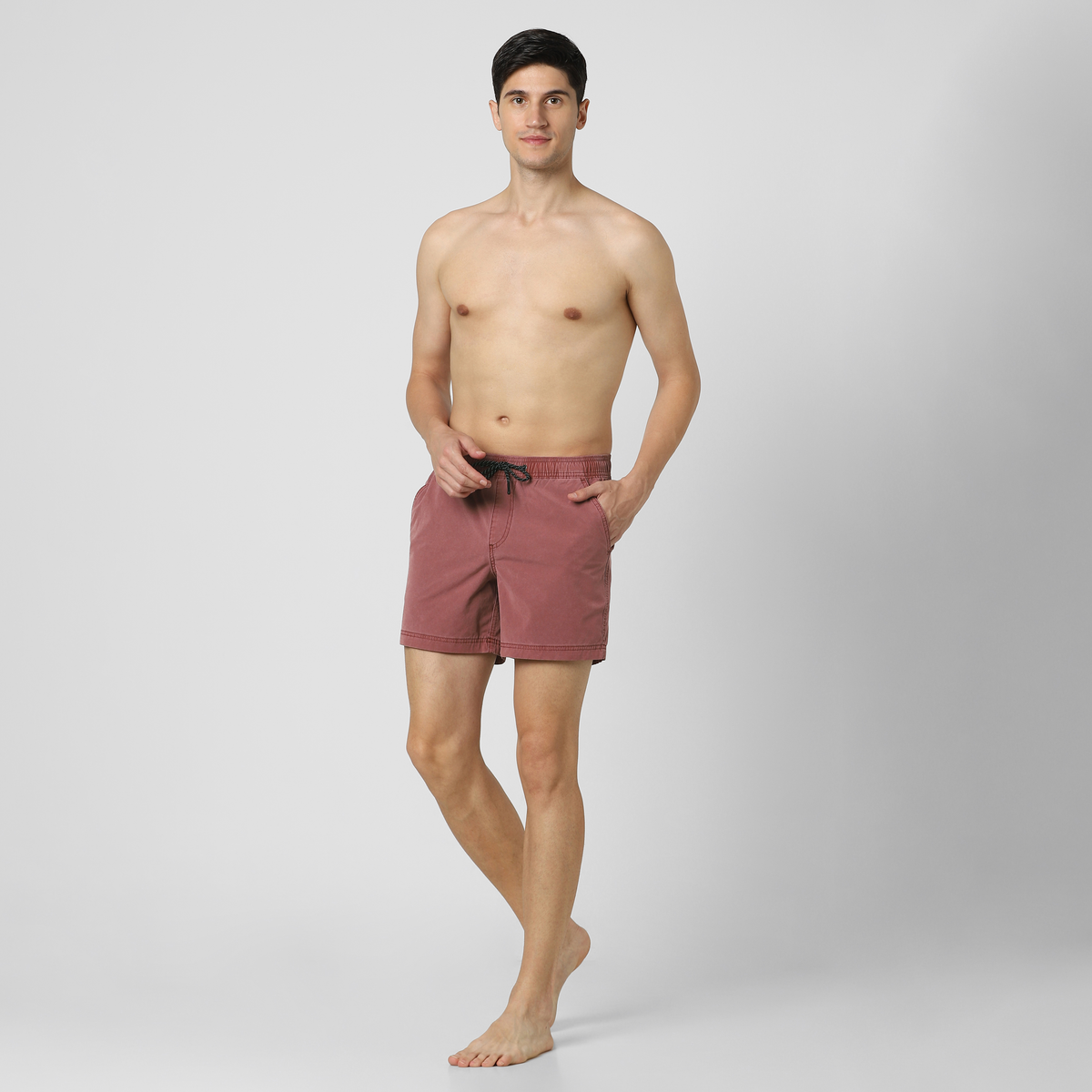 Volley Short 5 Burgundy full body on model