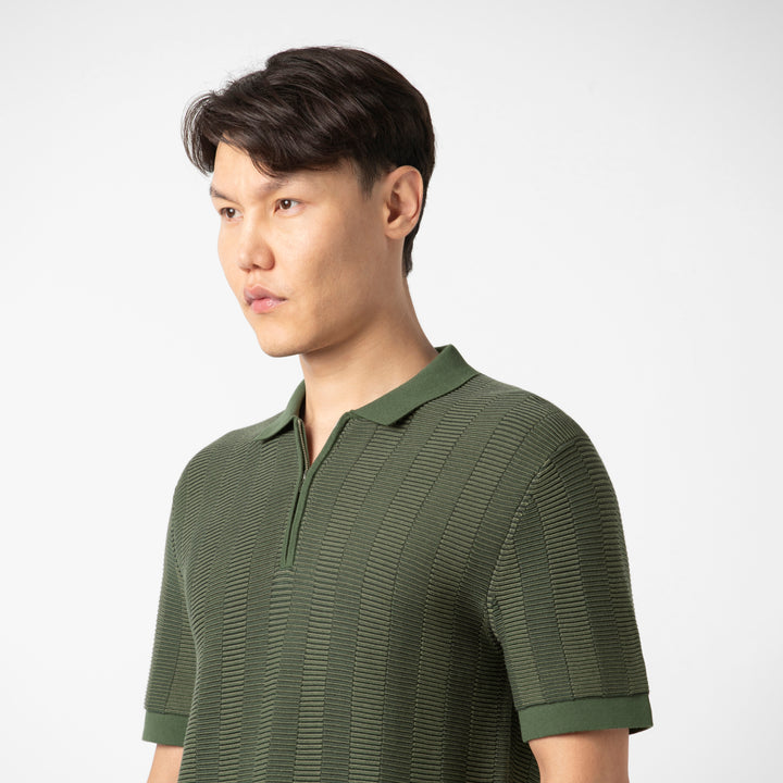 Zip Sweater Polo Alpine close up on model