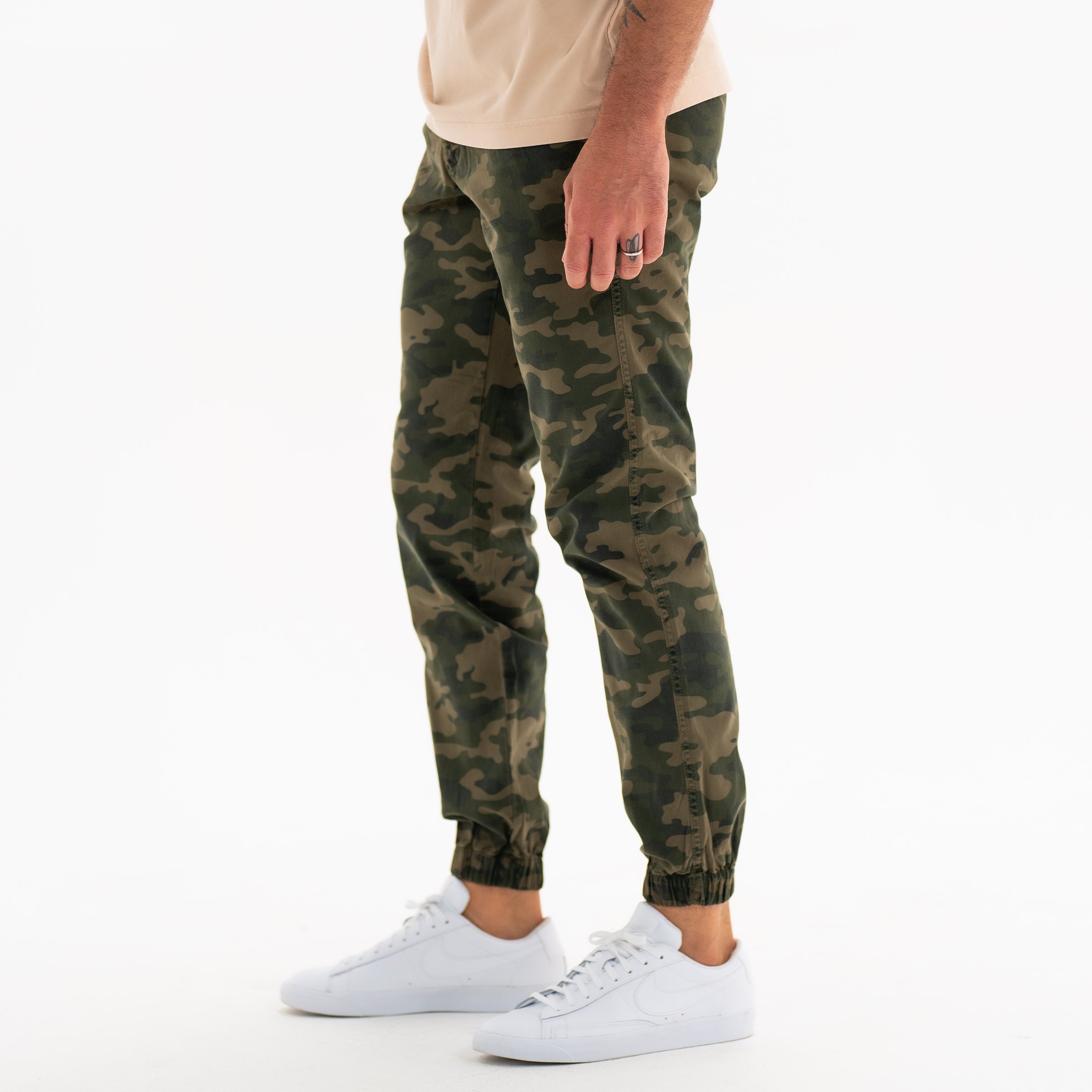 Stretch Jogger Jungle Camo on model photo 3 with ribbed ankle cuff and two inseam pockets